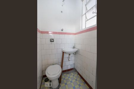 Casa para alugar com 200m², 3 quartos e 3 vagasBanheiro da Edícula 2