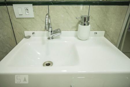 Apartamento à venda com 72m², 3 quartos e 1 vagaDetalhe - Banheiro