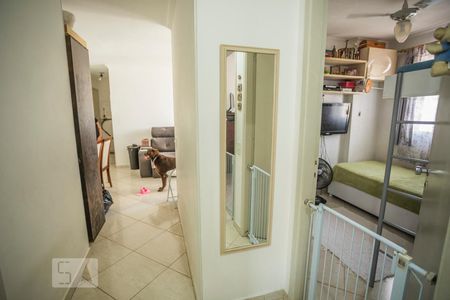 Corredor de apartamento à venda com 3 quartos, 72m² em Vila Guarani, São Paulo