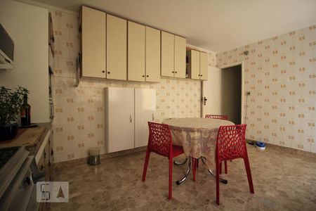 Casa à venda com 155m², 2 quartos e 2 vagasCozinha