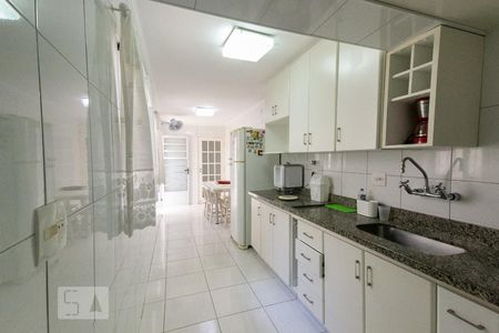 Casa para alugar com 150m², 4 quartos e 2 vagasCozinha