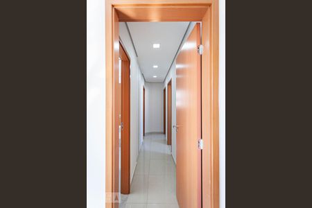 Corredor de apartamento para alugar com 3 quartos, 76m² em Colégio Batista, Belo Horizonte