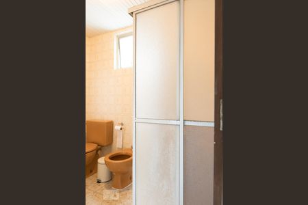 Banheiro de apartamento para alugar com 1 quarto, 53m² em Água Verde, Curitiba