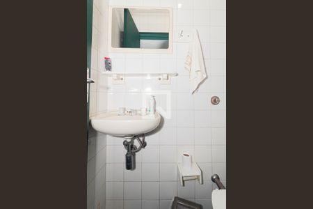 Casa à venda com 130m², 3 quartos e 2 vagas Casa à venda com 130m², 3 quartos e 2 vagasBanheiro de Serviço