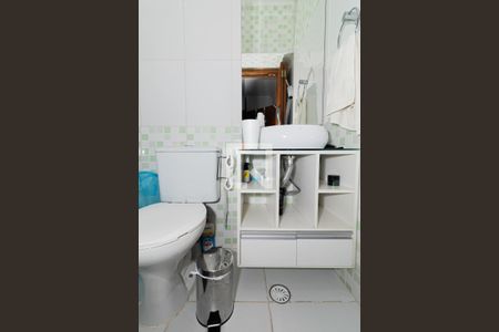 Casa à venda com 130m², 3 quartos e 2 vagas Casa à venda com 130m², 3 quartos e 2 vagasBanheiro da Suíte 2