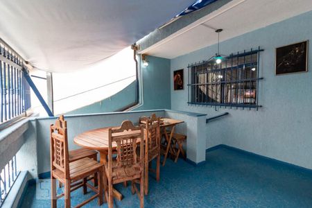 Casa para alugar com 250m², 3 quartos e 1 vaga Casa para alugar com 250m², 3 quartos e 1 vagaVaranda