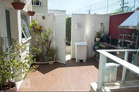 Casa de condomínio à venda com 300m², 4 quartos e 4 vagas Casa de condomínio à venda com 300m², 4 quartos e 4 vagasQuintal