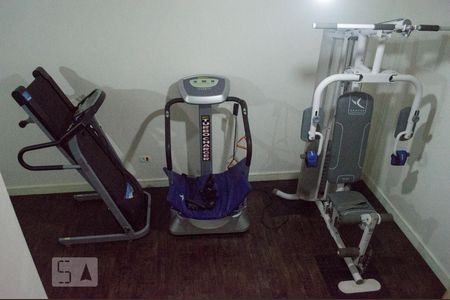 Casa de condomínio à venda com 300m², 4 quartos e 4 vagas Casa de condomínio à venda com 300m², 4 quartos e 4 vagasAcademia