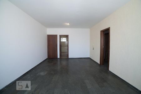 Sala de Apartamento com 2 quartos, 90m² Gutierrez