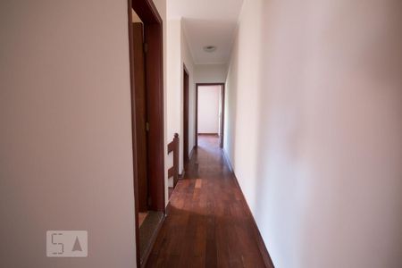 Corredor de casa à venda com 3 quartos, 178m² em Cidade Mãe do Céu, São Paulo