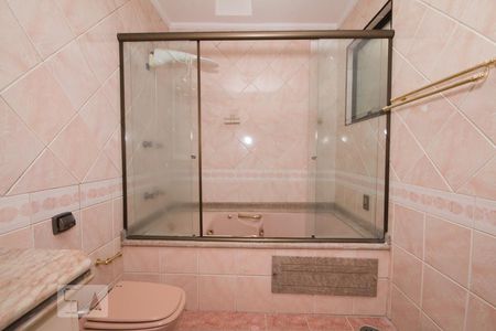 Casa à venda com 178m², 3 quartos e 4 vagas Casa à venda com 178m², 3 quartos e 4 vagasBanheiro