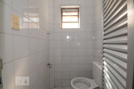 Casa à venda com 178m², 3 quartos e 4 vagas Casa à venda com 178m², 3 quartos e 4 vagasBanheiro Edícula