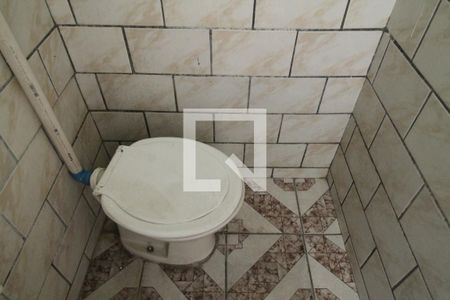 Banheiro de casa para alugar com 1 quarto, 40m² em Vila Ré, São Paulo