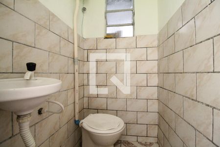 Banheiro de casa para alugar com 1 quarto, 40m² em Vila Ré, São Paulo