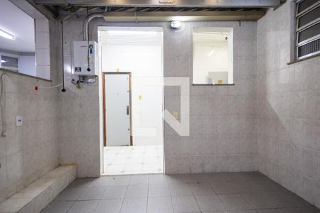 Apartamento à venda com 180m², 4 quartos e 1 vagaÁrea de Serviço
