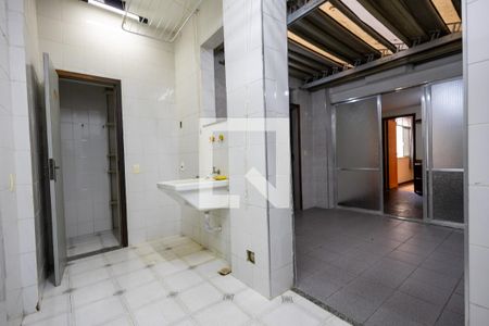 Apartamento à venda com 180m², 4 quartos e 1 vagaÁrea de Serviço