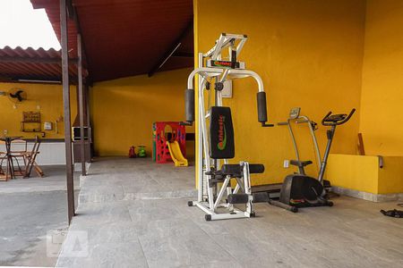 Casa de condomínio à venda com 180m², 4 quartos e 4 vagasÁrea comum - Academia