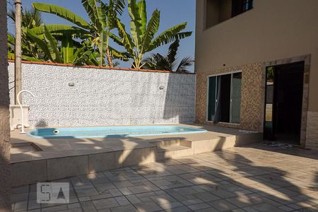 Casa de condomínio à venda com 180m², 4 quartos e 4 vagasPiscina
