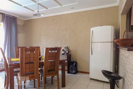 Casa de condomínio à venda com 180m², 4 quartos e 4 vagasCopa
