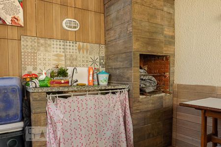 Casa de condomínio à venda com 180m², 4 quartos e 4 vagasChurrasqueira