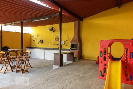 Casa de condomínio à venda com 180m², 4 quartos e 4 vagasÁrea comum - Academia