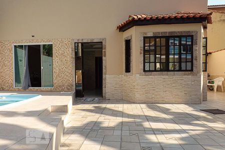 Casa de condomínio à venda com 180m², 4 quartos e 4 vagasQuintal