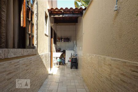 Casa de condomínio à venda com 180m², 4 quartos e 4 vagasÁrea de Serviço