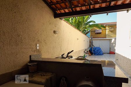 Casa de condomínio à venda com 180m², 4 quartos e 4 vagasChurrasqueira