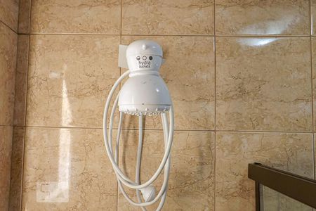 Casa de condomínio à venda com 180m², 4 quartos e 4 vagasBanheiro social