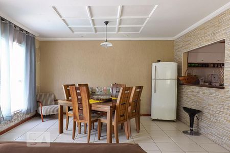 Casa de condomínio à venda com 180m², 4 quartos e 4 vagasCopa