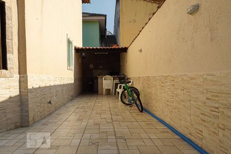 Casa de condomínio à venda com 180m², 4 quartos e 4 vagasQuintal