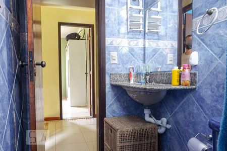 Casa de condomínio à venda com 180m², 4 quartos e 4 vagasBanheiro Social