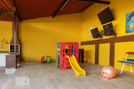 Casa de condomínio à venda com 180m², 4 quartos e 4 vagasÁrea Comum - Playground