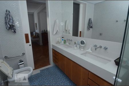 Apartamento à venda com 203m², 3 quartos e 1 vagaBanheiro 1