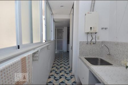 Apartamento à venda com 203m², 3 quartos e 1 vagaÁrea de Serviço