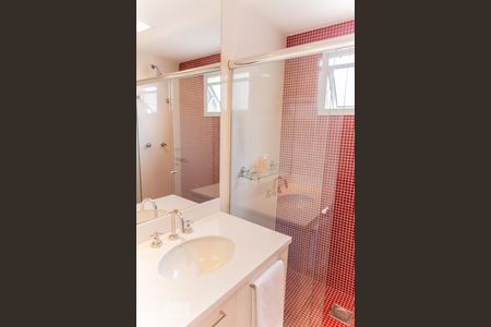 Apartamento à venda com 167m², 3 quartos e 2 vagasBanheiro da Suíte 1