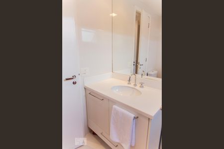 Apartamento à venda com 167m², 3 quartos e 2 vagasBanheiro da Suíte 1