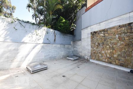 Casa à venda com 670m², 4 quartos e 6 vagasÁrea de serviço