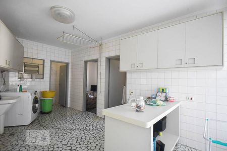 Casa à venda com 670m², 4 quartos e 6 vagasÁrea de serviço