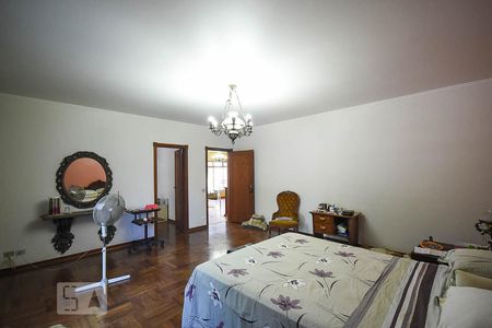 Casa à venda com 670m², 4 quartos e 6 vagasSuíte 1