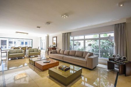 Sala de casa à venda com 4 quartos, 670m² em Butantã, São Paulo