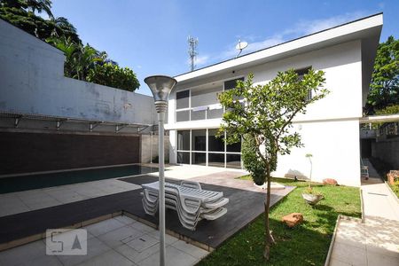 Casa à venda com 670m², 4 quartos e 6 vagasÁrea externa