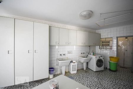 Casa à venda com 670m², 4 quartos e 6 vagasÁrea de serviço