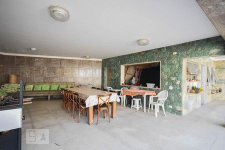 Casa à venda com 670m², 4 quartos e 6 vagasChurrasqueira