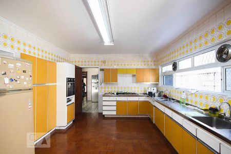 Casa à venda com 670m², 4 quartos e 6 vagasCozinha