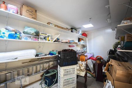 Casa à venda com 670m², 4 quartos e 6 vagasDepósito