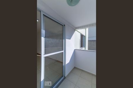 Apartamento à venda com 56m², 2 quartos e 1 vaga Apartamento à venda com 56m², 2 quartos e 1 vagaVaranda