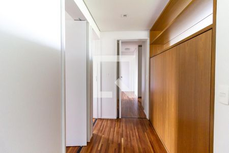 Apartamento à venda com 189m², 3 quartos e 3 vagasCorredor