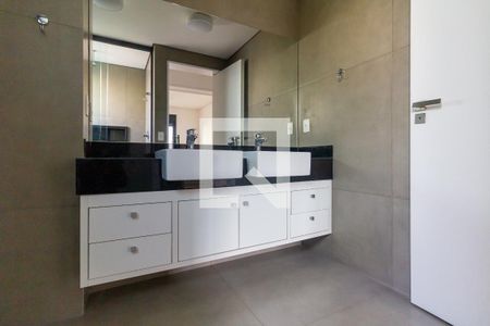 Apartamento à venda com 189m², 3 quartos e 3 vagasBanheiro da Suíte 1