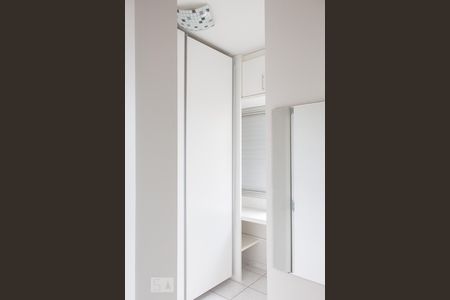 Apartamento à venda com 65m², 3 quartos e 1 vaga Apartamento à venda com 65m², 3 quartos e 1 vagaCloset